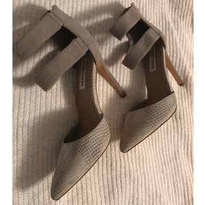 Steve Madden Pointed Pumps